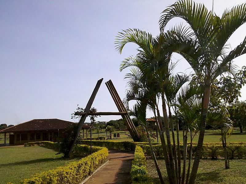 GUARA-PR-ENTRADA DO PARQUE DO LAGO-FOTO:RICARDO MERCADANTE  - GUARA - PR