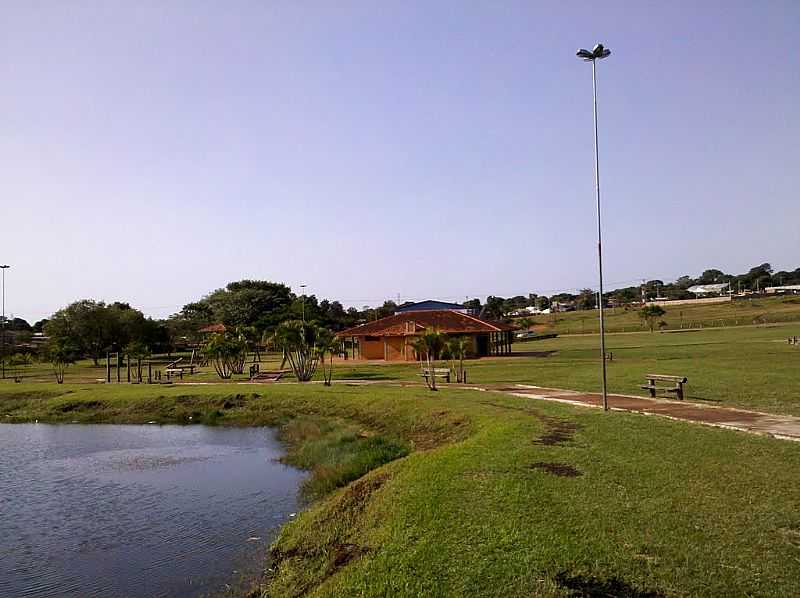 GUARA-PR-PARQUE DO LAGO-FOTO:RICARDO MERCADANTE  - GUARA - PR