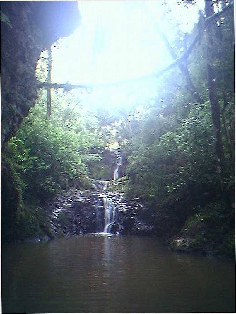 GUARANIAU-PR-CACHOEIRA PONTO CERTO NO RECANTO DAS CACHOEIRAS-FOTO:FABIANOGROSSKLAS - GUARANIAU - PR