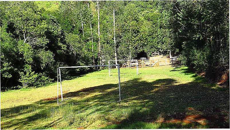 GUARANIAU-PR-CAMPO DE FUTEBOL NO RECANTO DAS CACHOEIRAS-FOTO:RICARDO MERCADANTE - GUARANIAU - PR