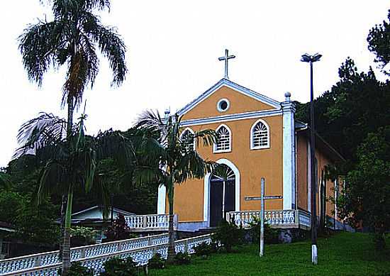 IGREJA CATLICA FOTO
POR GEDIEL MENDES (PANORAMIO) - GUARAQUEABA - PR