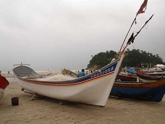 BARCO DE PESCA ARTESANAL-FOTO:RENOVATIOTUR NUTICA - GUARATUBA - PR