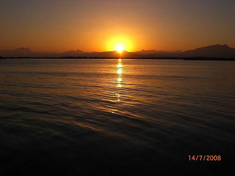 GUARATUBA-PR-PR DO SOL NA BAIA DE GUARATUBA-FOTO:AUGUSTO JANISCKI JUNIOR - GUARATUBA - PR