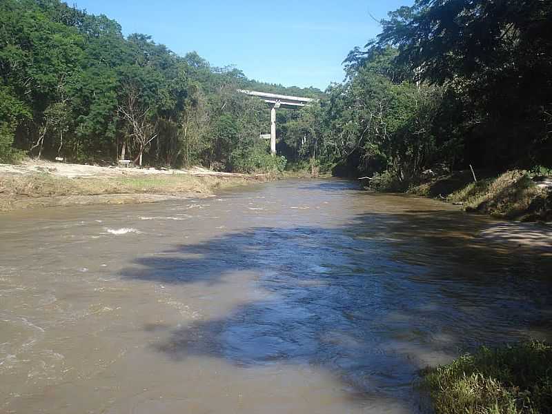 IBAITI-PR-VISTA DA PONTE SOBRE O RIO LARANJINHA-FOTO:CLAUDINEI LEXERS LEXERS - IBAITI - PR