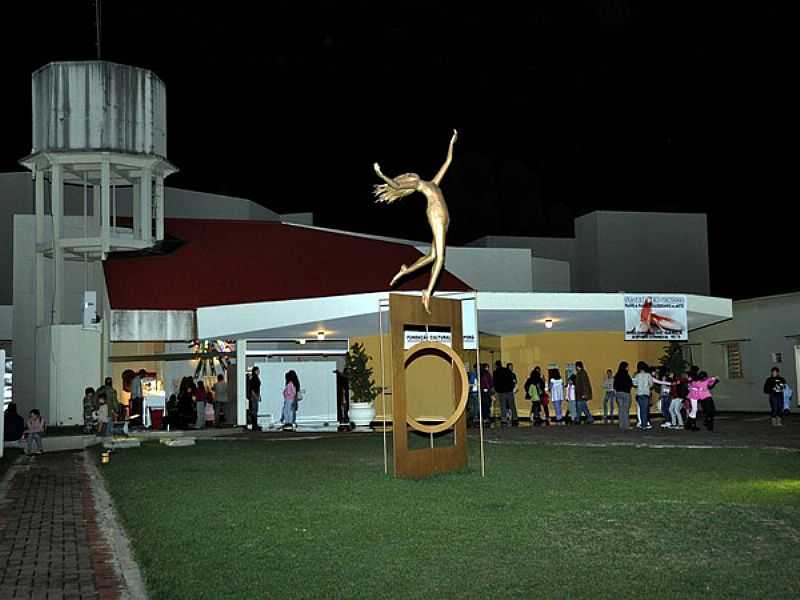 CINE TEATRO PE JOS ZANELLI - FOTO MAURICIO ZUBINSKI - IBIPOR - PR