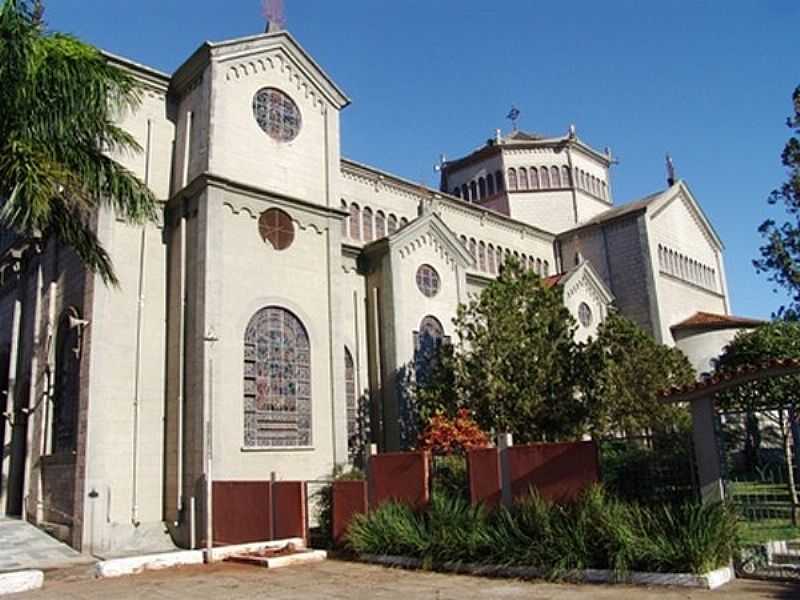 IGREJA MATRIZ - PARQUIA N. S. DA PAZ - IBIPOR - PR