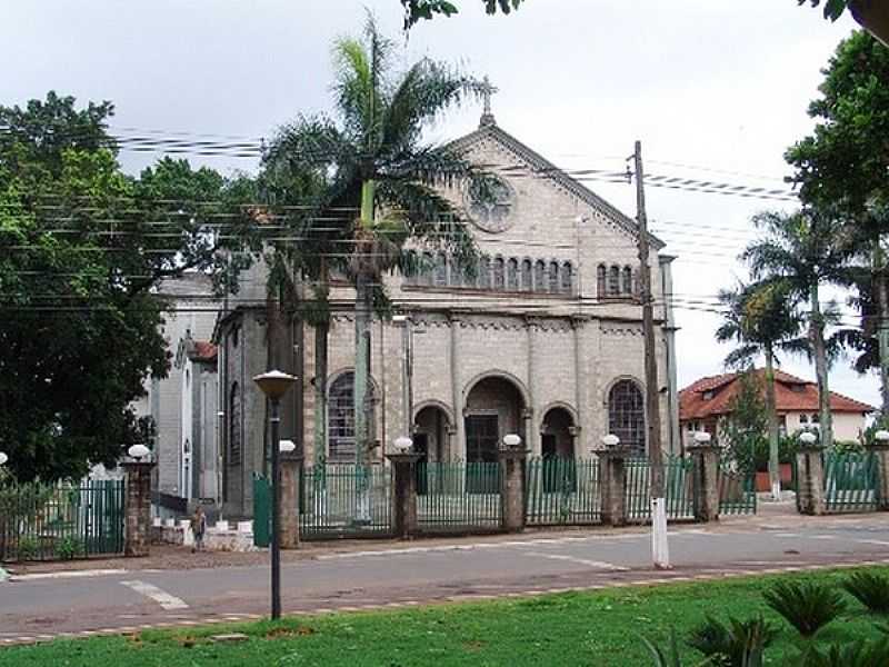 IGREJA MATRIZ - PARQUIA N. S. DA PAZ - IBIPOR - PR