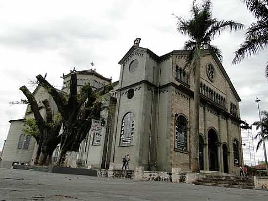 IGREJA MATRIZ-FOTO:JOS CARLOS FARINA - IBIPOR - PR