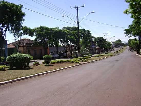 AV.PRINCIPAL EM IGUATU-FOTO:ARTEMIO C.KARPINSKI - IGUATU - PR