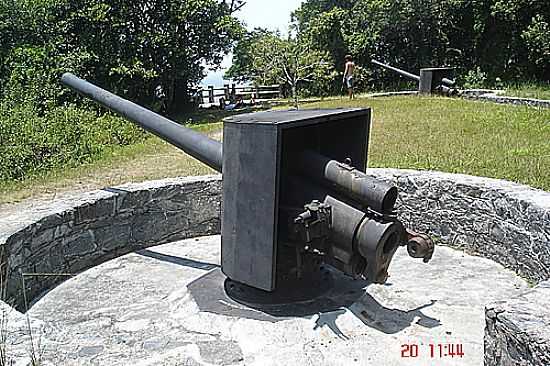 CANHO NO MORRO DO FORTE EM ILHA DO MEL-PR-FOTO:PAULO YUJI TAKARADA - ILHA DO MEL - PR