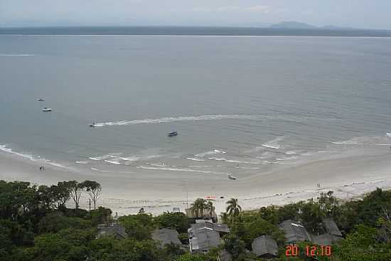 PRAIA DO MORRO DO FORTE NA ILHA DO MEL-PR-FOTO:PAULO YUJI TAKARADA - ILHA DO MEL - PR