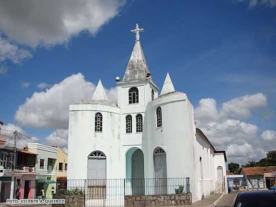 MATRIZ DO SAGRADO CORAO DE JESUS EM IAU-FOTO:VICENTE A. QUEIROZ - IAU - BA