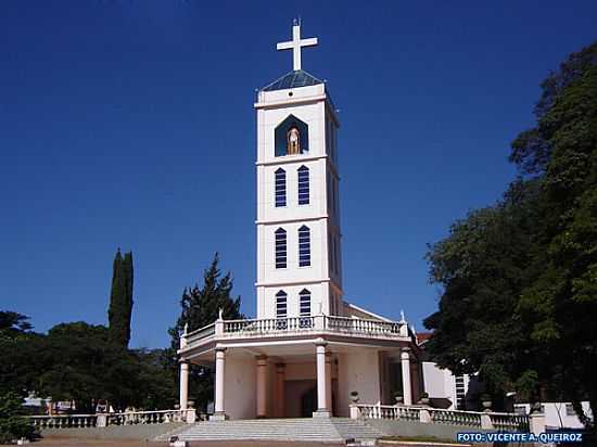 IGREJA MATRIZ DO SENHOR BOM JESUS FOTO
POR VICENTE A. QUEIROZ - IVAIPOR - PR