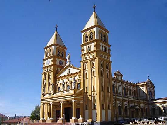 CATEDRAL DE N.SRA.DA CONCEIO E SO SEBASTIO EM JACAREZINHO-PR-FOTO:VICENTE A. QUEIROZ - JACAREZINHO - PR