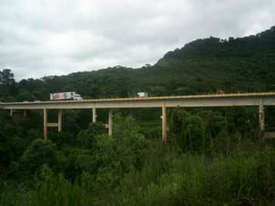 PONTE SOBRE O RIO JANGADA, POR IVANA JAKUBIU MITZCO - JANGADA DO SUL - PR