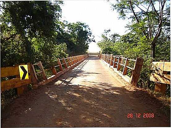 PONTE SOBRE O RIO PIRAP EM JARDIM OLINDA-PR-FOTO:ADAUTO SANCHES - JARDIM OLINDA - PR