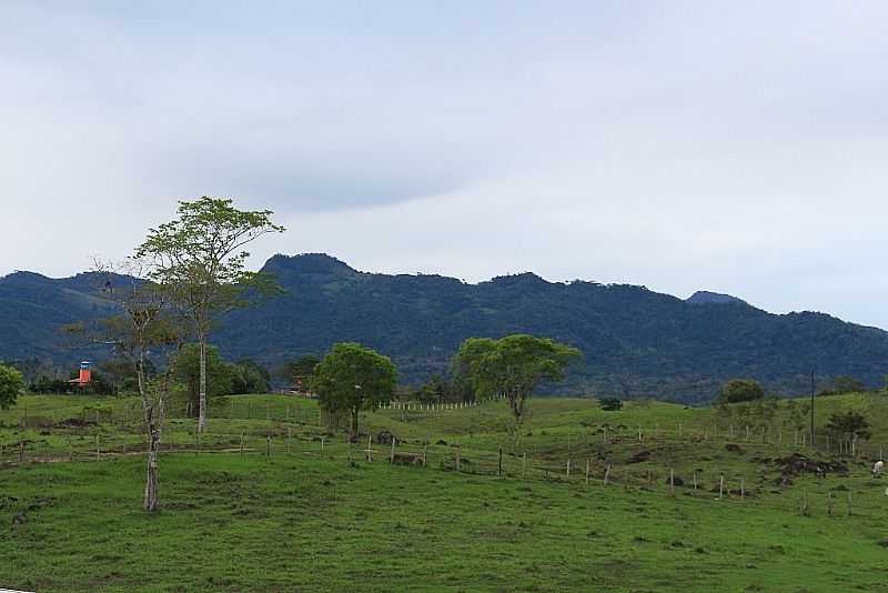 IBICARA-BA-CAMPO E A SERRA-FOTO:J. MARCOS BONIFCIO - IBICARA - BA