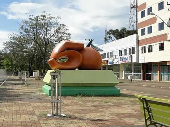 MONUMENTO AOS 50 ANOS DE LARANJEIRAS DO SUL-PR-FOTO:RICARDO MERCADANTE - LARANJEIRAS DO SUL - PR