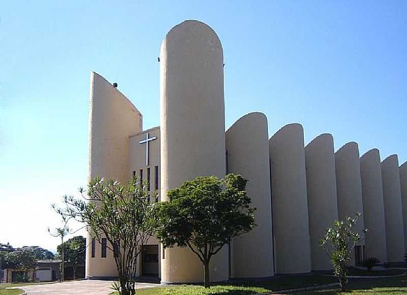 IGREJA MATRIZ - LOANDA - PR