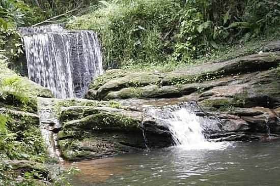 CACHOEIRA EM LOVAT-FOTO:WANDO COMPER - LOVAT - PR