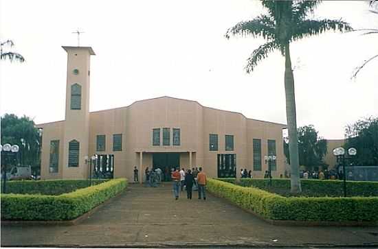 IGREJA DE SANTA RITA DE CASSIA EM LUNARDELLI-FOTO:FERNANDO A. VASSOLER - LUNARDELLI - PR