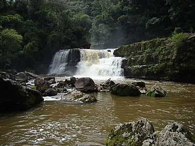 CACHOEIRA EM TROMBUDAS
.SKYSCRAPERCITY - MALLET - PR