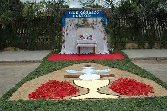 ALTAR DA FESTA DE CORPUS CHRISTI EM MALLET-FOTO:CLAUDIO J. MELNIK - MALLET - PR