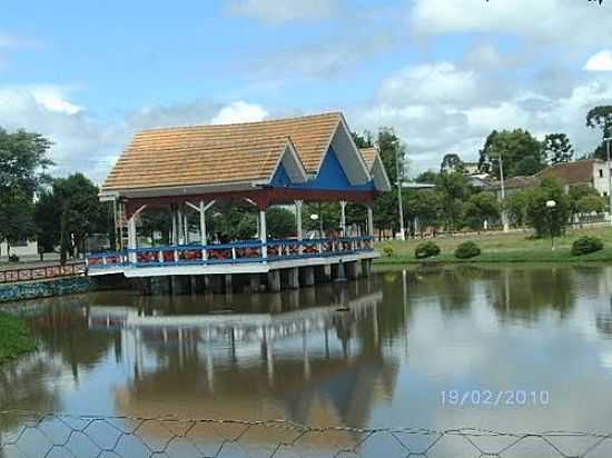 PARQUE MUNICIPAL NA CIDADE DE MALLET-FOTO:CASEMIRO WITASIAK - MALLET - PR