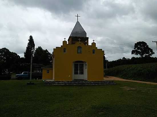 MANDIRITUBA-PR-IGREJA DO POVOADO GUA CLARA-FOTO:CARLOS EDUARDO CLAUDINO - MANDIRITUBA - PR