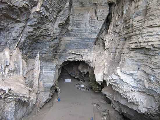 GRUTA DA LAPINHA EM IBIQUERA-BA-FOTO:ALEXANDRE IBIQUERA - IBIQUERA - BA