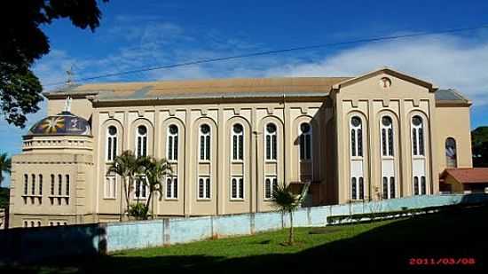 VISTA LATERAL DA MATRIZ DE N.SRA.DE FTIMA DE MARIALVA-FOTO:ARMANDO ROSSATO - MARIALVA - PR