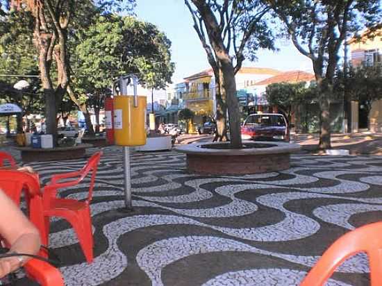 CALADO NO CENTRO DE MARILUZ-FOTO:CAIONONATA - MARILUZ - PR