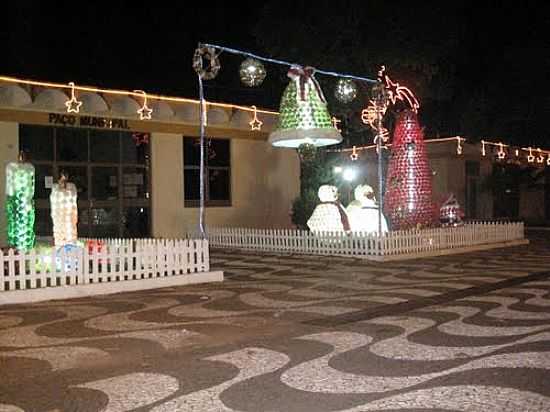 PREFEITURA MUNICIPAL DE MARILUZ COM DECORAO NATALINA-FOTO:LUCAS MONTEIRO - MARILUZ - PR