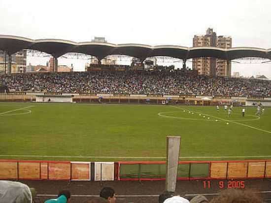 ESTDIO WILLIE DAVIDS-FOTO:MARQUEAL - MARING - PR