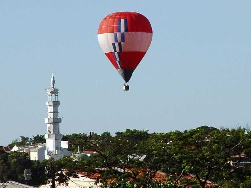MARING-PR-BALONISMO PRXIMO  MESQUITA MUULMANA-FOTO:CARLOS SICA - MARING - PR