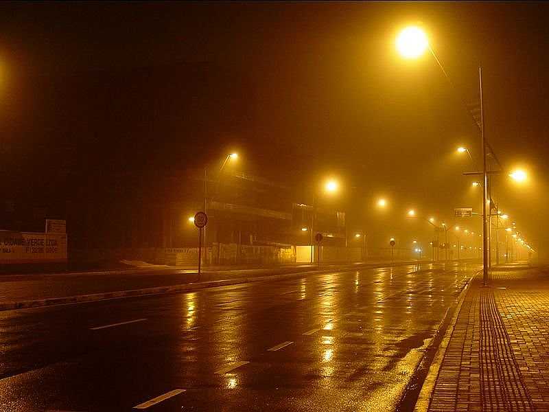 MARING-PR-VISTA NOTURNA DA AVENIDA HORCIO RACANELO-FOTO:CARLOS SICA - MARING - PR