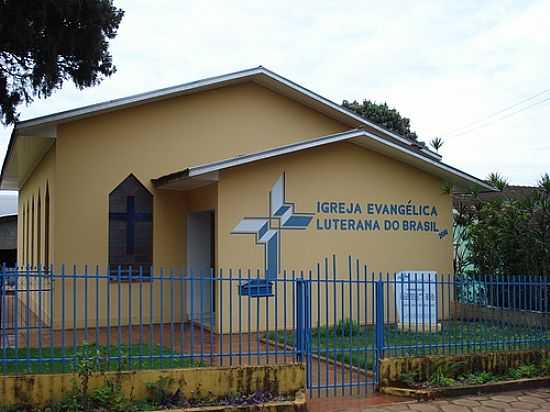 IGREJA EVANGELICA LUTERANA DO BRASIL FOTO POR ELBER LEOMIR SCHREIB - MEDIANEIRA - PR