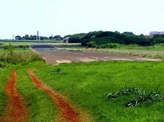 PISTA DE POUSO FOTO 
POR ANDR BONACIN (PANORAMIO) - MEDIANEIRA - PR