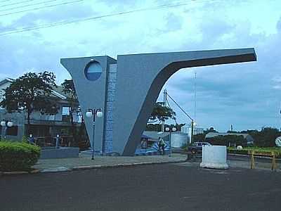 PORTAL DE ENTRADA DA
CIDADE POR RODRIGO BANDIERA  - NOVA AURORA - PR