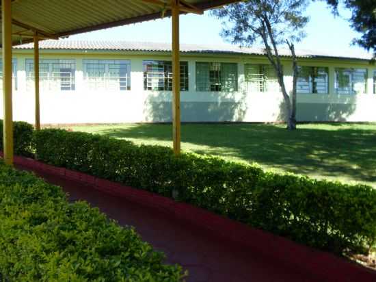 ESCOLA NA COMUNIDADE DE NOVA VITRIA, POR ALEXANDRE - NOVA PRATA DO IGUAU - PR