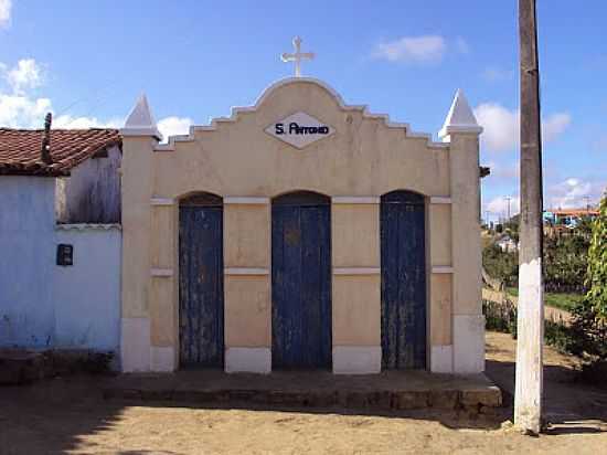 IGREJA DE SANTO ANTNIO EM IBITIGUIRA-BA-FOTO:NADOAUTODIDATA. - IBITIGUIRA - BA