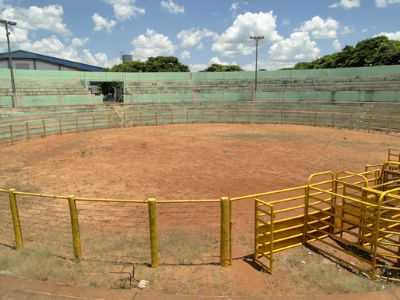 ARENA DE RODEIO, POR RICARDO MERCADANTE - OURO VERDE DO OESTE - PR