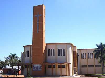 IGREJA MATRIZ DE N.S.
APARECIDA VICENTE A. QUEIROZ - PARASO DO NORTE - PR