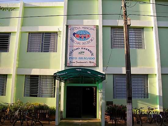 PATO BRAGADO-PR-ESCOLA MUNICIPAL E COLGIO ESTADUAL-FOTO:RICARDO MERCADANTE - PATO BRAGADO - PR