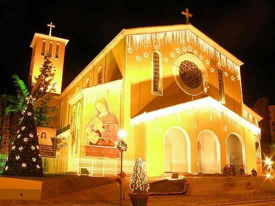 IGREJA MATRIZ DE SO PEDRO APSTOLO DE PATO BRANCO-FOTO:HENRIQUE VON HERTWIG - PATO BRANCO - PR