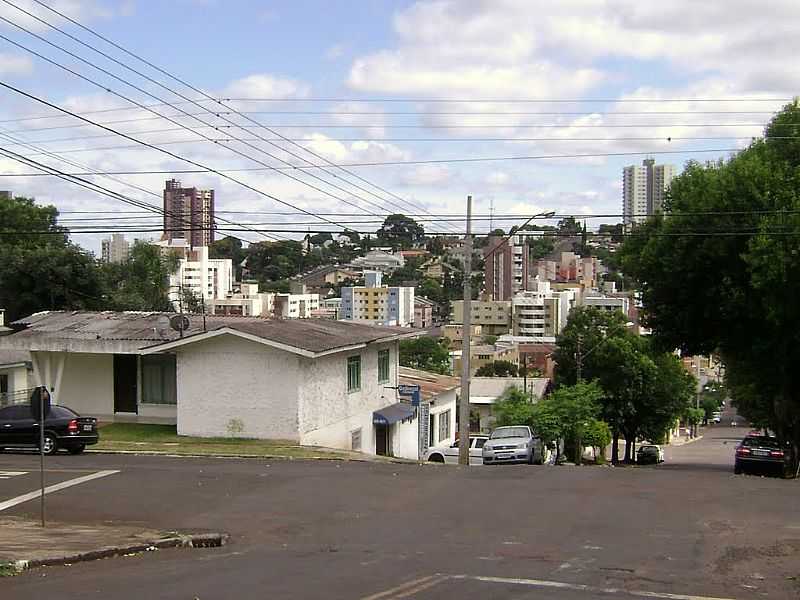 PATO BRANCO-PR-LADEIRA E VISTA PARCIAL DA CIDADE-FOTO:ARTEMIO CLIDES KARPINSKI - PATO BRANCO - PR