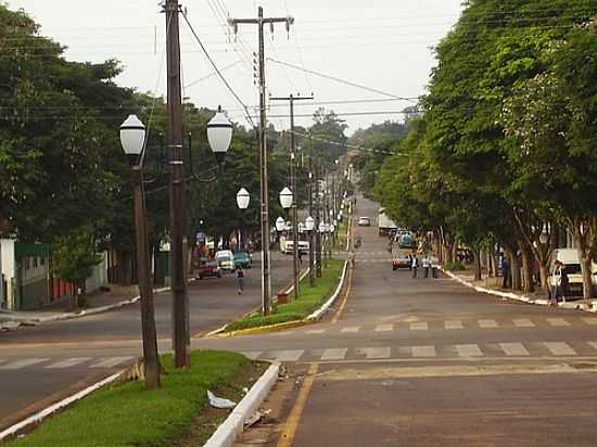 AVENIDA CENTRAL DE PEROBAL-FOTO:PAULO ROBERTO RUBIO - PEROBAL - PR