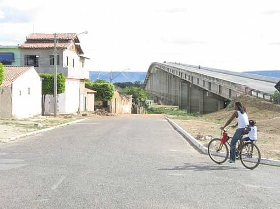 LATERAL ESQUERDA DA PONTE EM IBOTIRAMA-FOTO:VINICIUS7.7 - IBOTIRAMA - BA