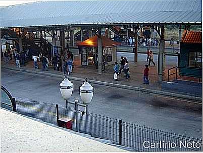 TERMINAL HURBANO-FOTO:CARLRIO NETO  - PINHAIS - PR