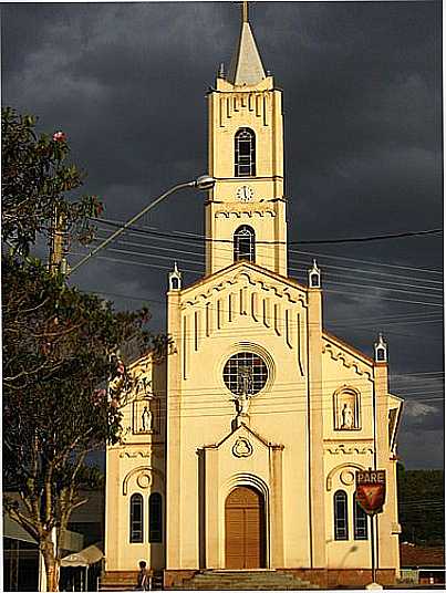 IGREJA MATRIZ DE PINHELO POR ELCIO MELLO - PINHALO - PR